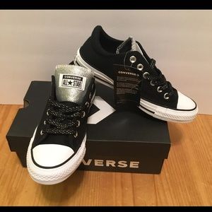 NIB Women’s Size 7 Converse